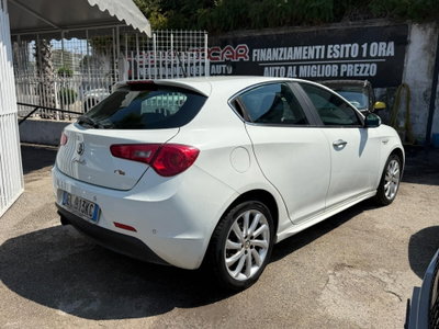 Alfa Romeo Giulietta 1.6 JTDm-2 Exclusive (4)