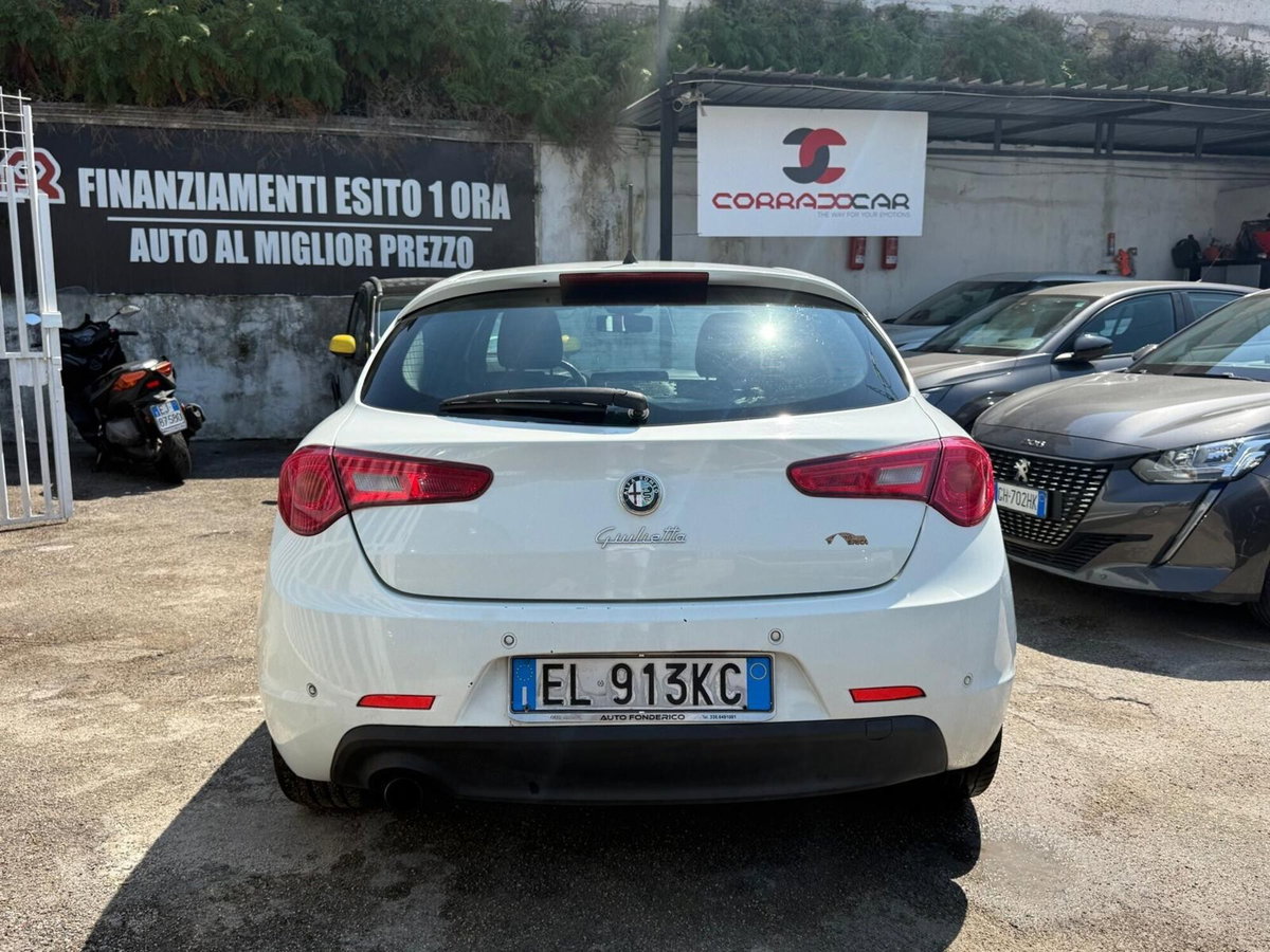 Alfa Romeo Giulietta 1.6 JTDm-2 Exclusive (5)