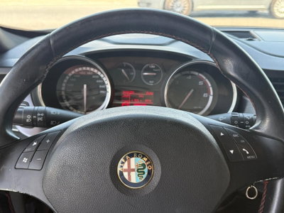 Alfa Romeo Giulietta 1.6 JTDm-2 Exclusive (9)
