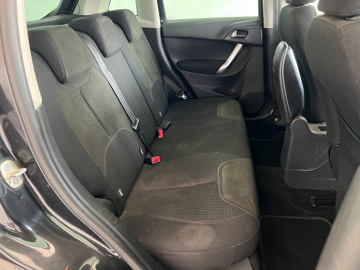 Citroen C3 1.6 e-HDi 90 airdream Exclusive (17)