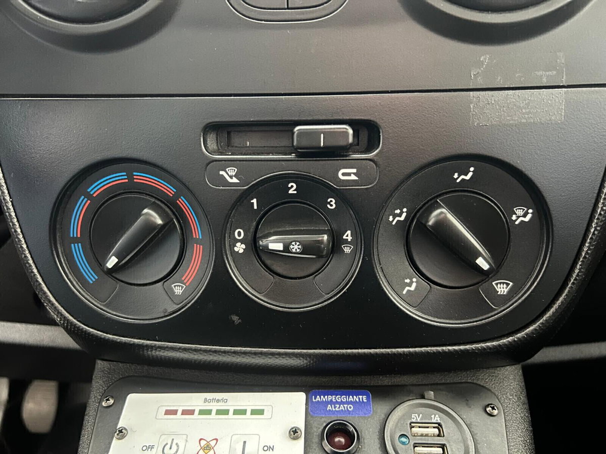 Fiat Fiorino Furgone cargo 1.3 mjt 95cv Adventure (12)