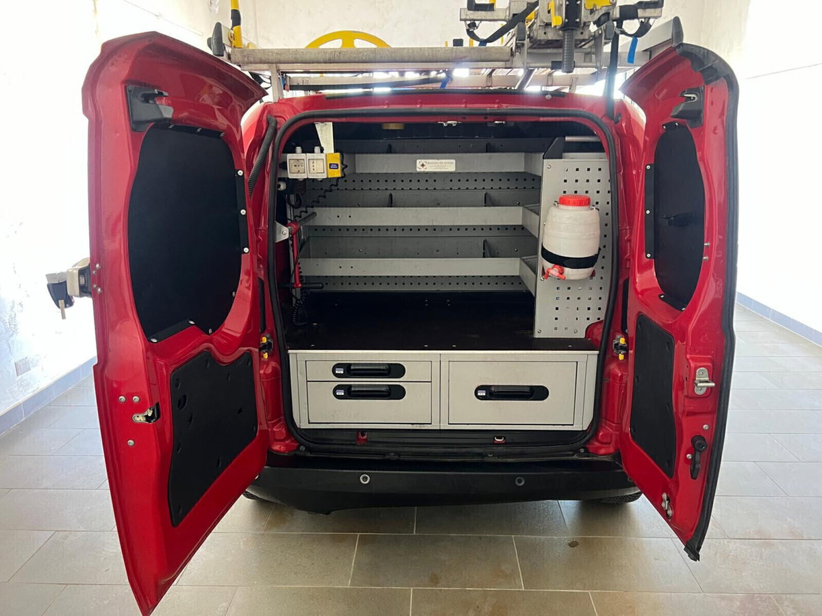Fiat Fiorino Furgone cargo 1.3 mjt 95cv Adventure (16)