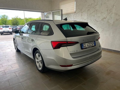 Skoda Octavia Station Wagon 2.0 TDI EVO SCR 150 CV DSG 4x4 Wagon Executive (4)