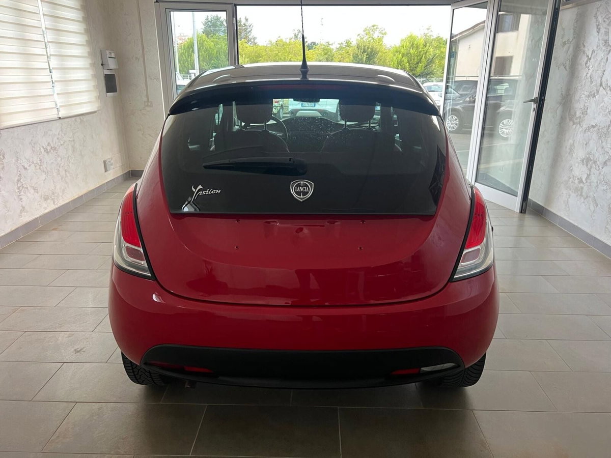 Lancia Ypsilon 1.2 69 CV 5 porte Platinum (5)