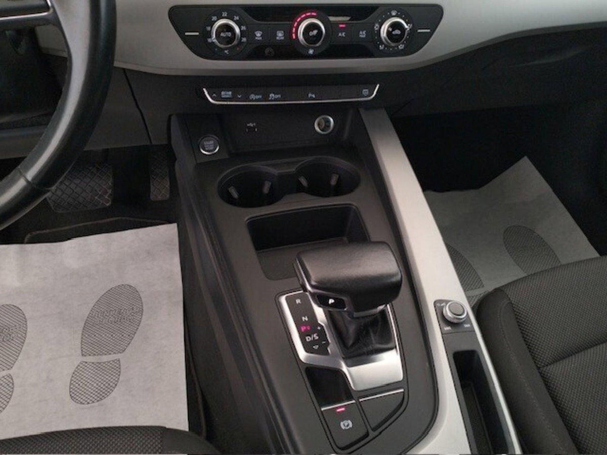 Audi A4 35 TDI/163 CV S tronic Business (14)