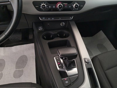 Audi A4 35 TDI/163 CV S tronic Business (14)