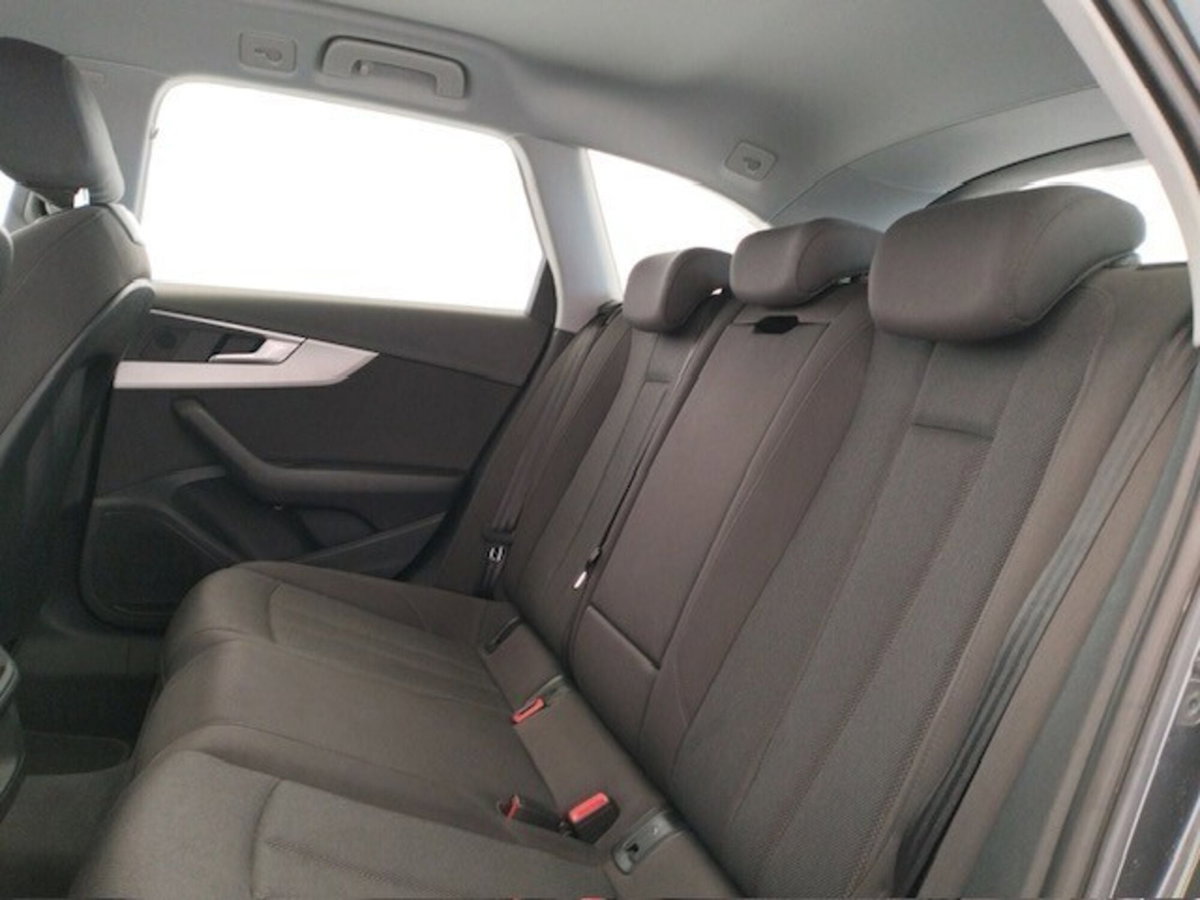 Audi A4 35 TDI/163 CV S tronic Business (8)