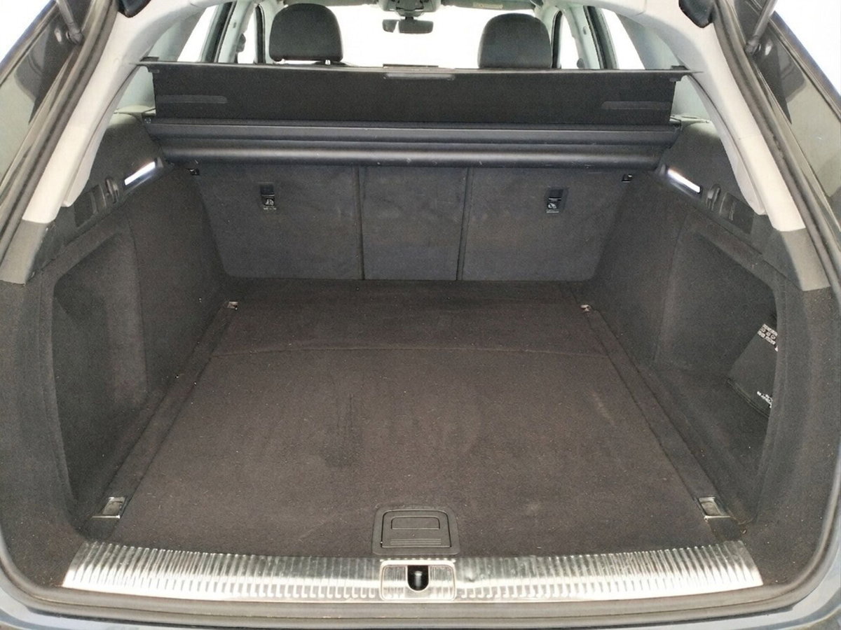 Audi A4 35 TDI/163 CV S tronic Business (9)