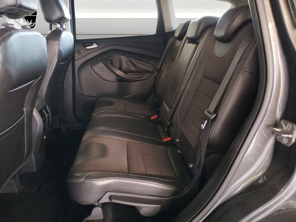 Ford Kuga 2.0 TDCI 150 CV S&S 4WD Powershift Titanium (10)