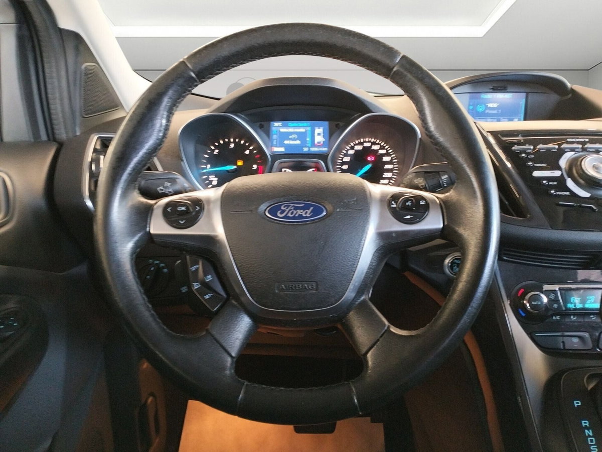 Ford Kuga 2.0 TDCI 150 CV S&S 4WD Powershift Titanium (15)