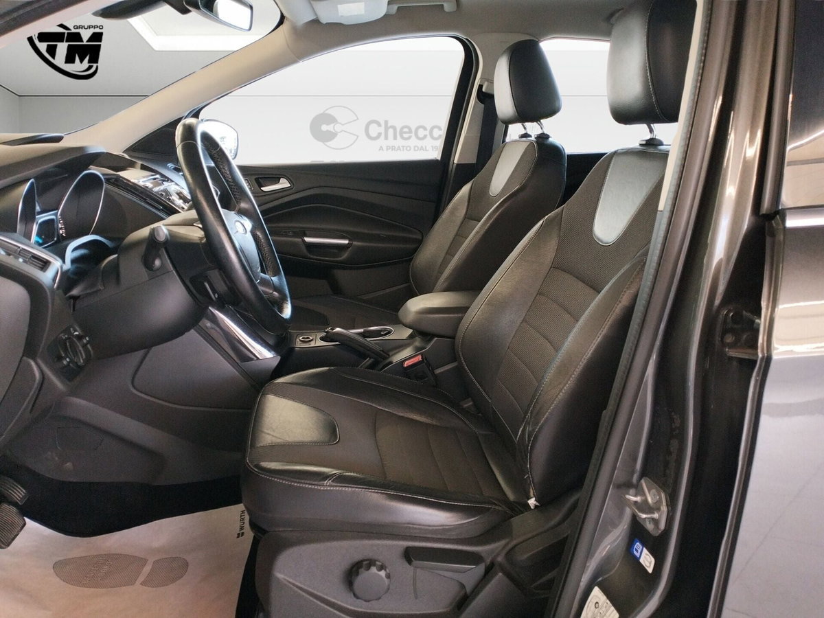Ford Kuga 2.0 TDCI 150 CV S&S 4WD Powershift Titanium (9)