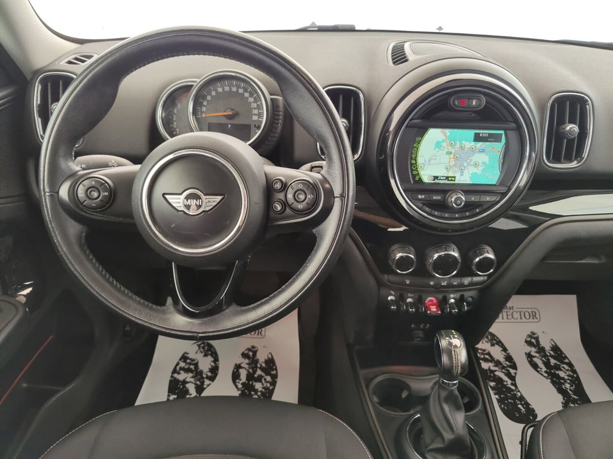 MINI Mini Countryman 2.0 Cooper D Business Countryman (17)
