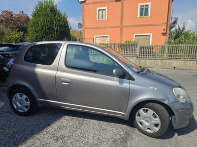 Toyota Yaris 1.3 3 porte Sol (2)