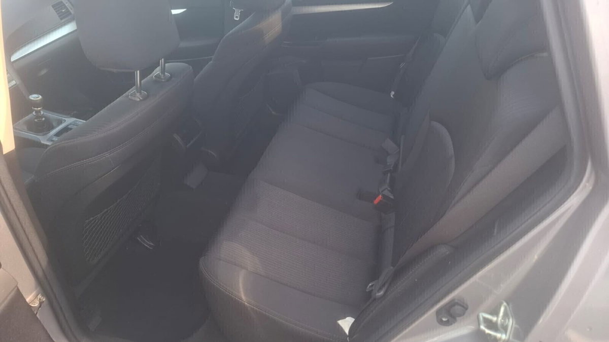 Subaru Legacy Station Wagon 2.0D SW Trend (10)