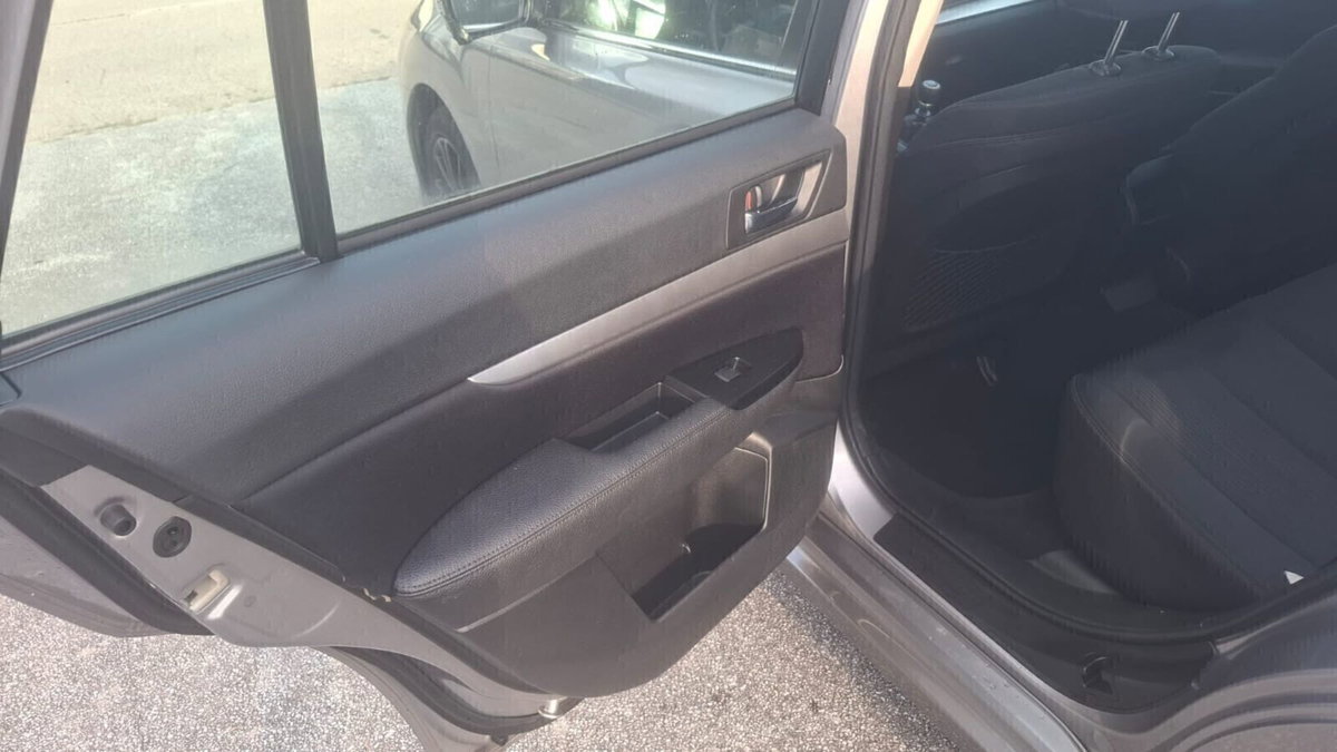 Subaru Legacy Station Wagon 2.0D SW Trend (11)