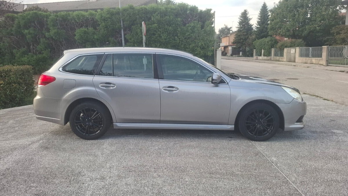 Subaru Legacy Station Wagon 2.0D SW Trend (2)