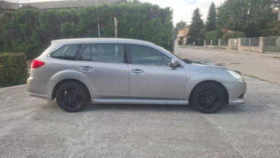 Subaru Legacy Station Wagon 2.0D SW Trend (2)