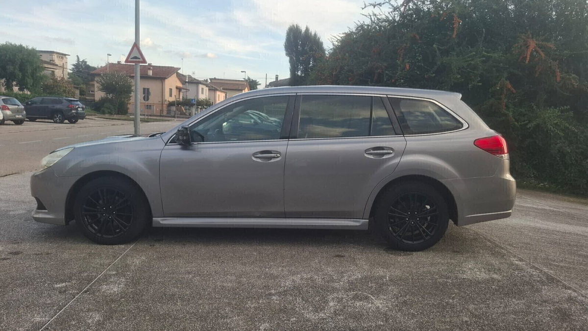 Subaru Legacy Station Wagon 2.0D SW Trend (7)