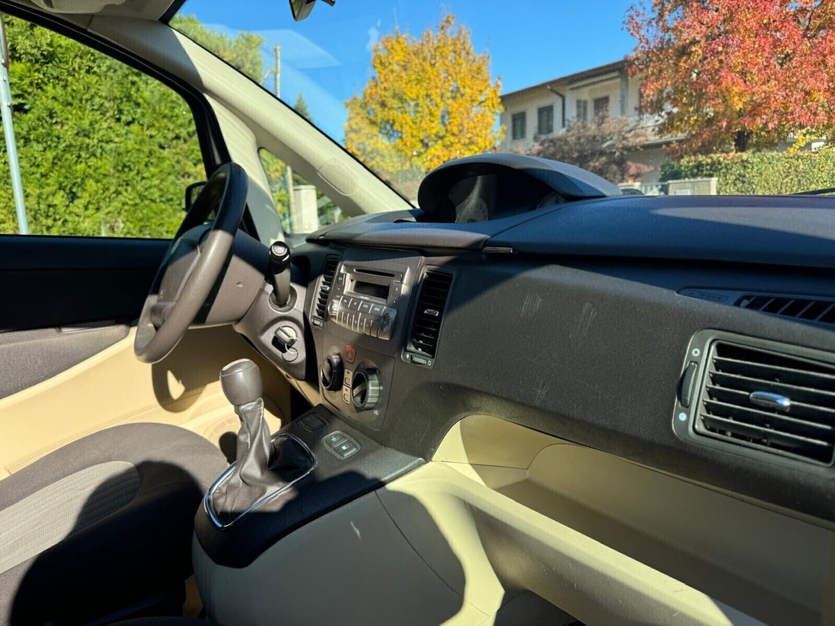 Lancia Musa Multijet Platino 100 (11)