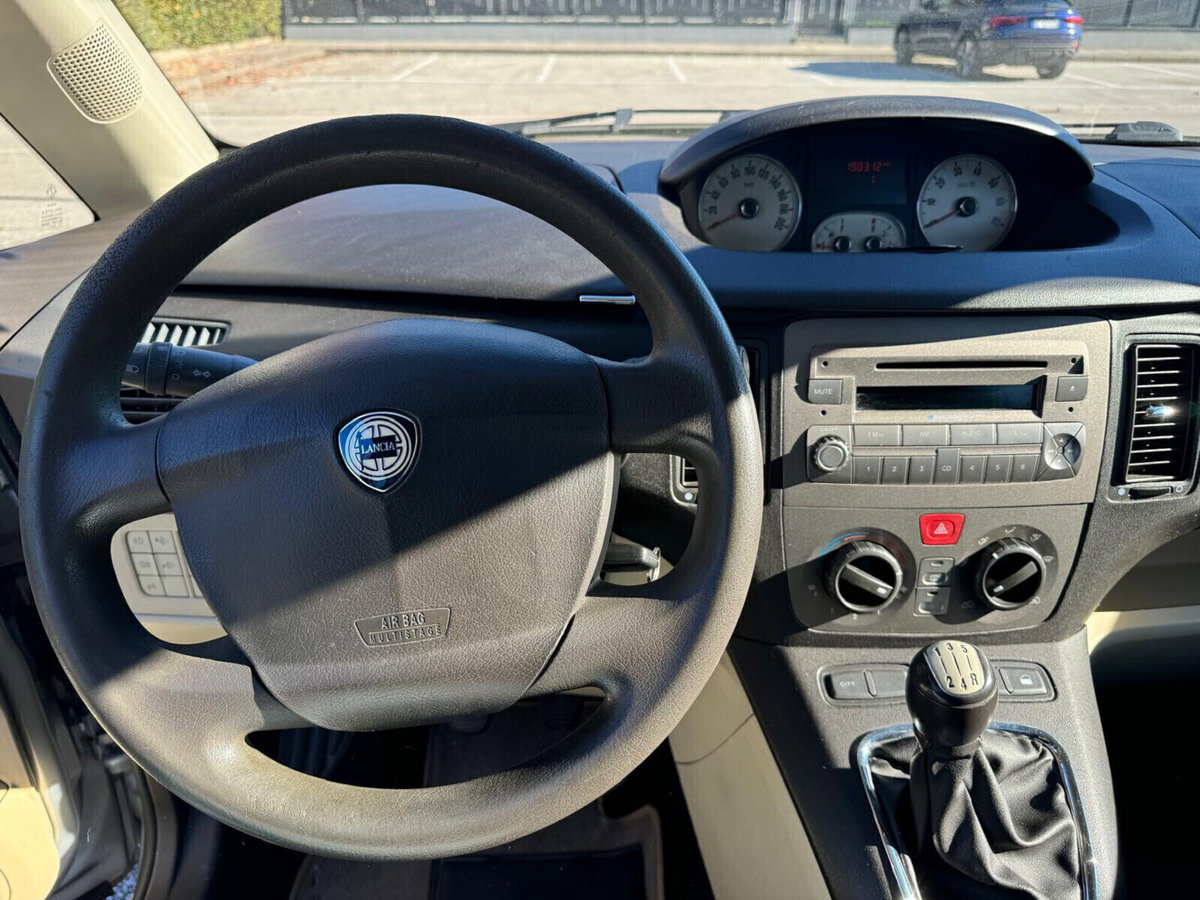 Lancia Musa Multijet Platino 100 (14)