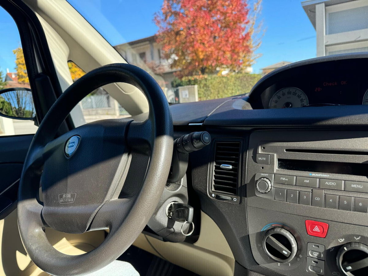 Lancia Musa Multijet Platino 100 (17)