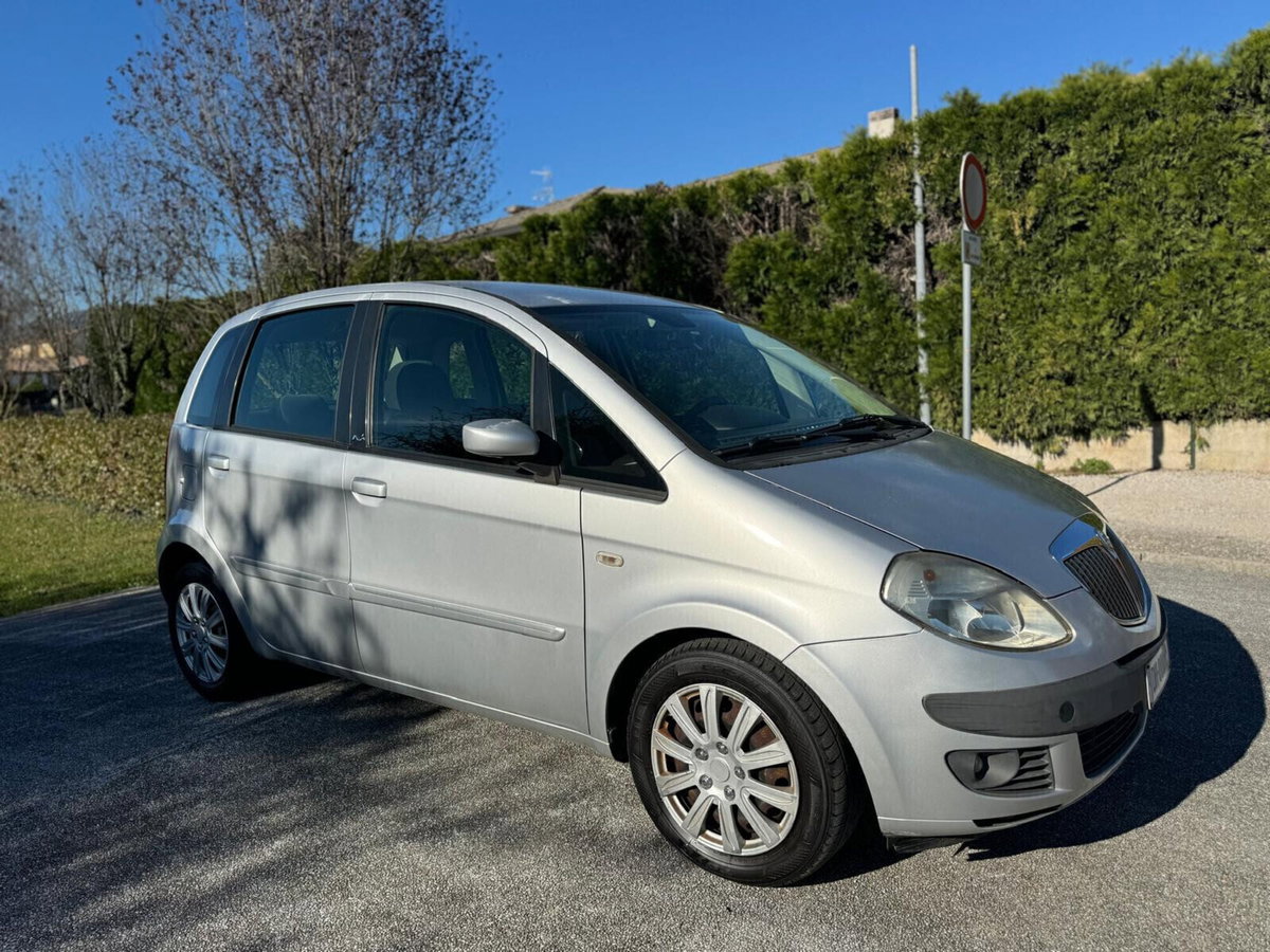 Lancia Musa Multijet Platino 100 (2)