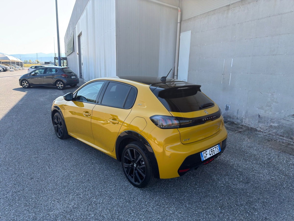 Peugeot 208 PureTech 100 Stop&Start 5 porte GT (3)