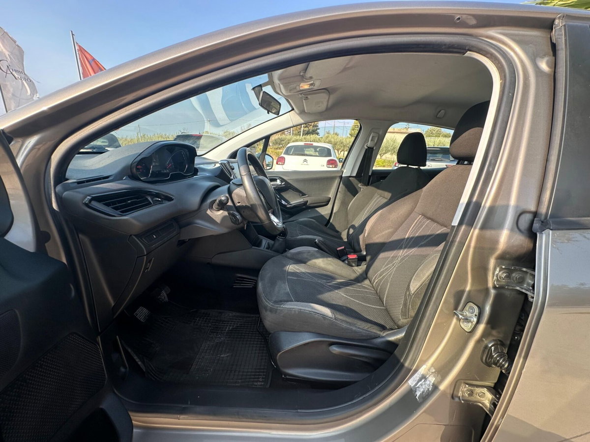Peugeot 208 82 5 porte Allure (11)