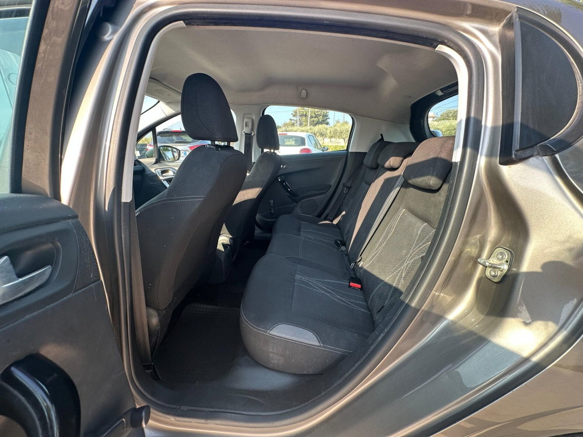 Peugeot 208 82 5 porte Allure (12)