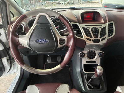 Ford Fiesta 1.6 TDCi 95CV 3 porte Individual (13)