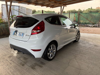 Ford Fiesta 1.6 TDCi 95CV 3 porte Individual (4)