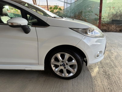 Ford Fiesta 1.6 TDCi 95CV 3 porte Individual (8)