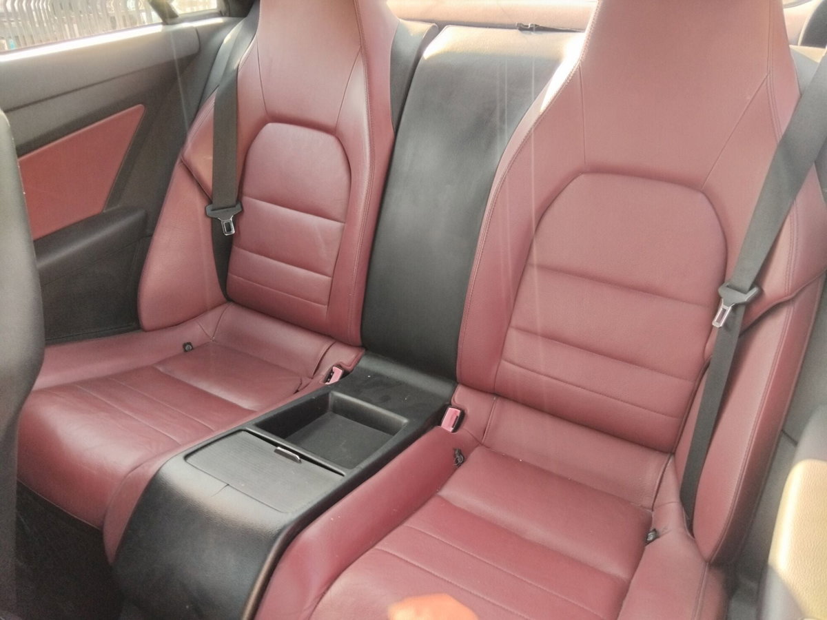 Mercedes-Benz Classe E Coupé 350 CDI Coupé BlueEFFICIENCY Avantgarde (7)