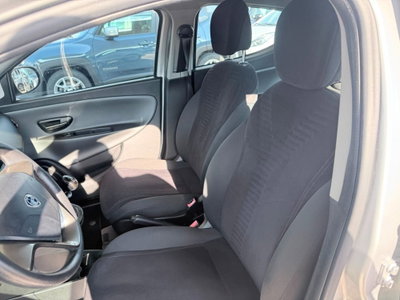 Lancia Ypsilon 1.2 69 CV 5 porte Gold (11)