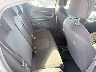 Lancia Ypsilon 1.2 69 CV 5 porte Gold (16)