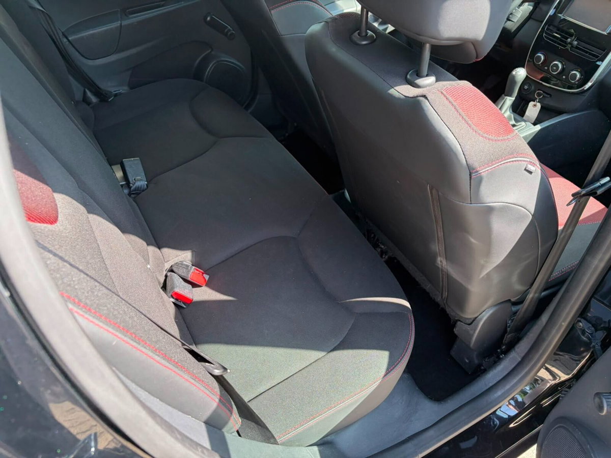Renault Clio 1.2 75CV 5 porte Wave (12)