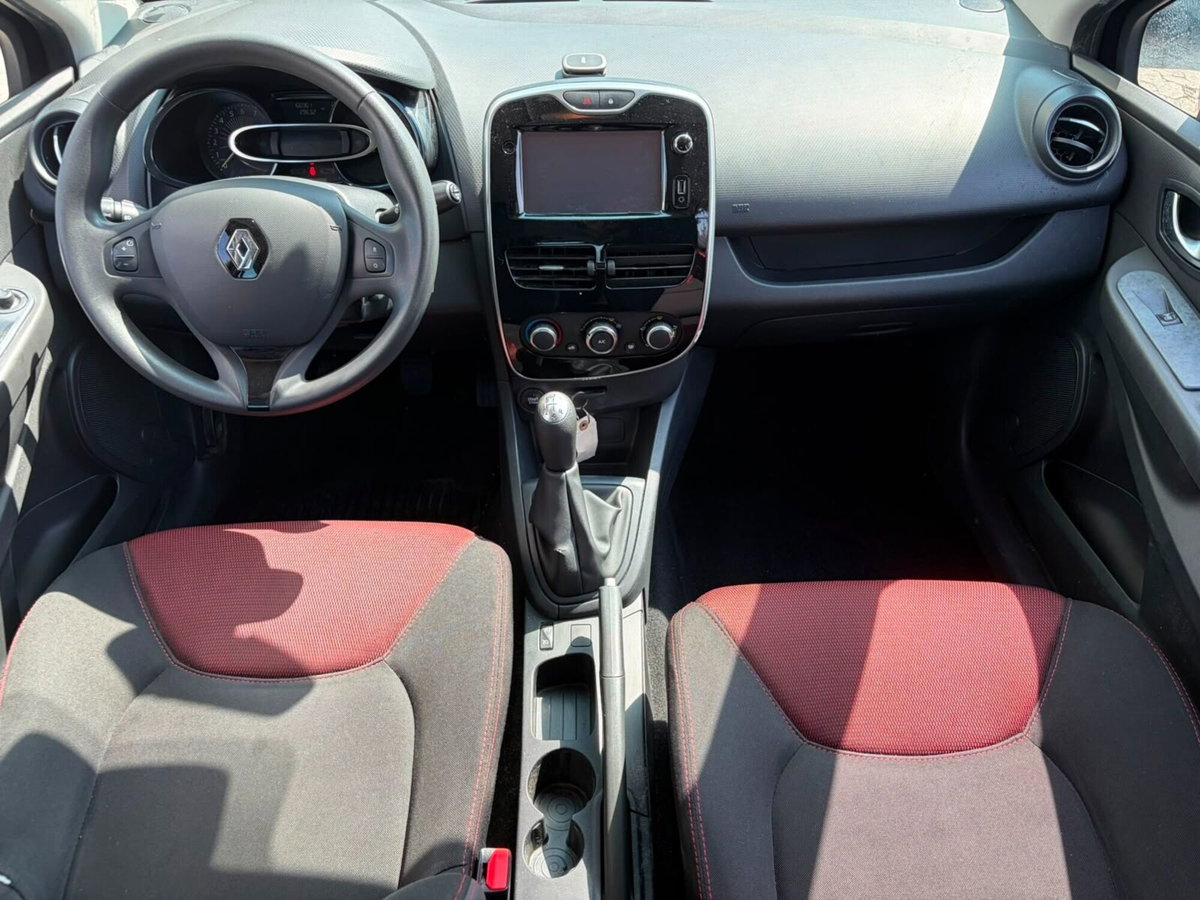 Renault Clio 1.2 75CV 5 porte Wave (14)