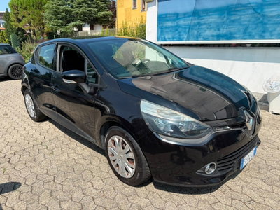 Renault Clio 1.2 75CV 5 porte Wave (2)