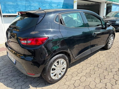Renault Clio 1.2 75CV 5 porte Wave (3)