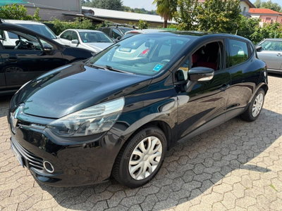 Renault Clio 1.2 75CV 5 porte Wave (4)