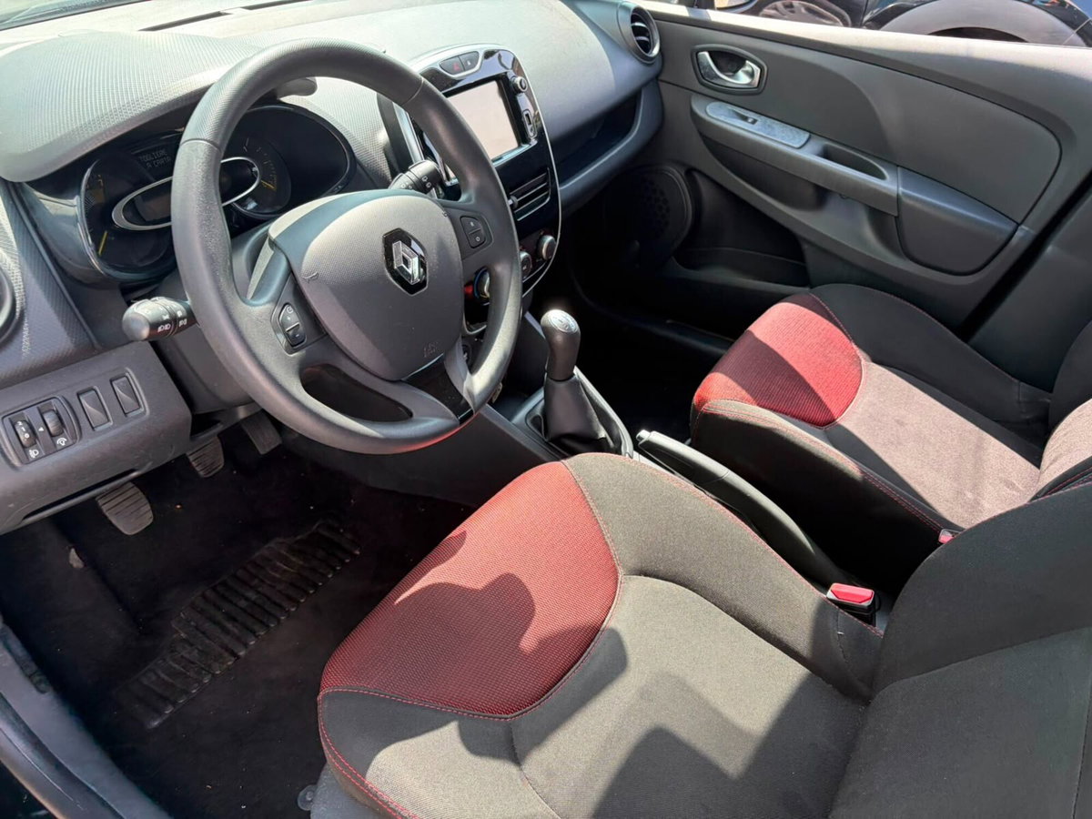 Renault Clio 1.2 75CV 5 porte Wave (8)