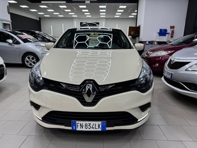 Renault Clio 1.2 75CV GPL 5 porte Wave (2)