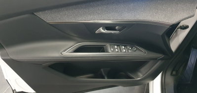 Peugeot 3008 BlueHDi 130 S&S Allure (3)