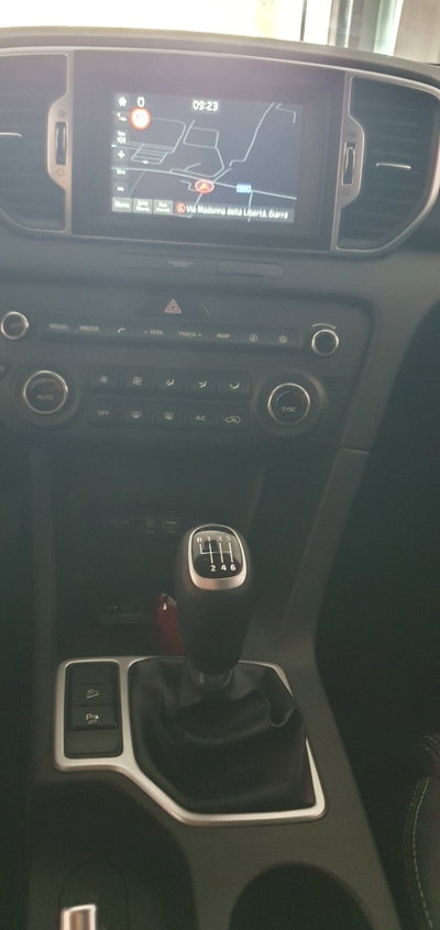 Kia Sportage 1.7 CRDI 2WD Style (9)