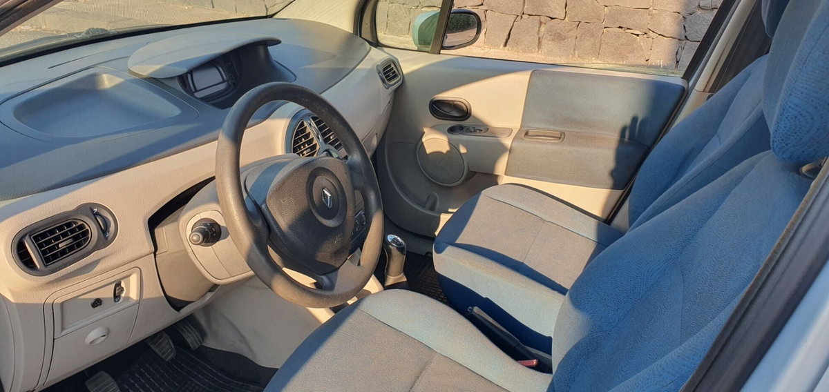 Renault Modus 1.5 dCi 82CV Confort Dynamique (5)