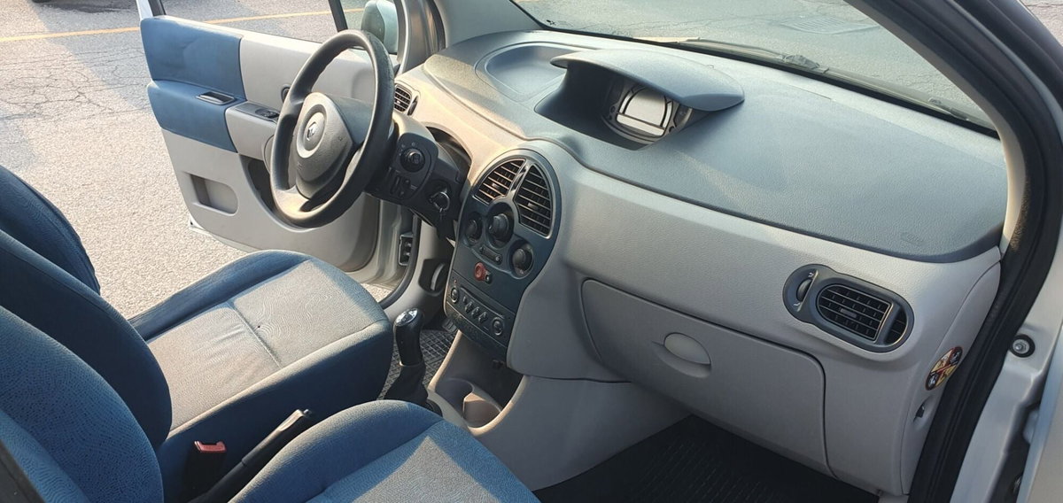 Renault Modus 1.5 dCi 82CV Confort Dynamique (8)
