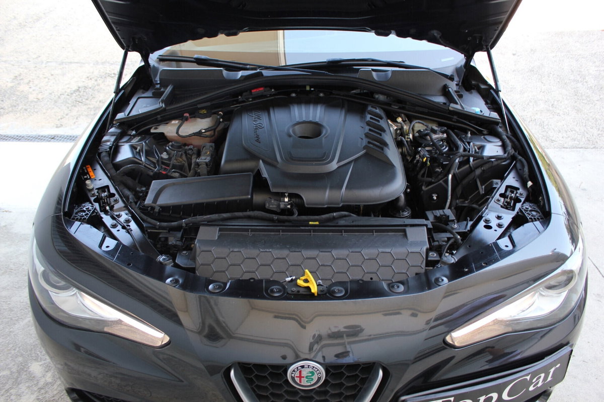 Alfa Romeo Giulia 2.2 Turbodiesel 136 CV AT8 Business (13)