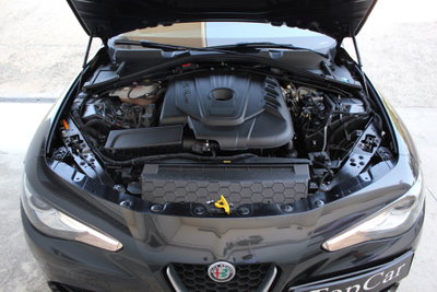 Alfa Romeo Giulia 2.2 Turbodiesel 136 CV AT8 Business (13)