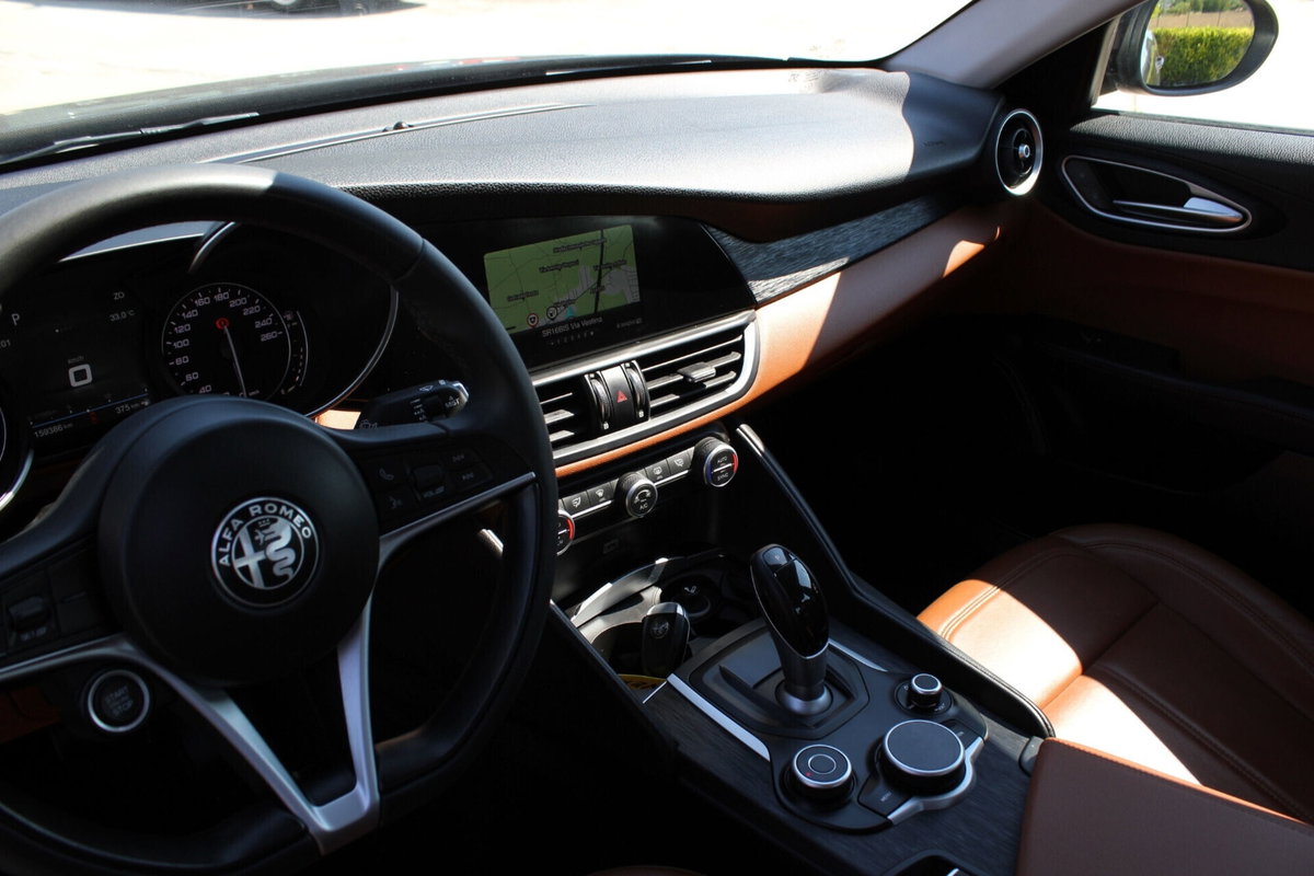 Alfa Romeo Giulia 2.2 Turbodiesel 136 CV AT8 Business (14)