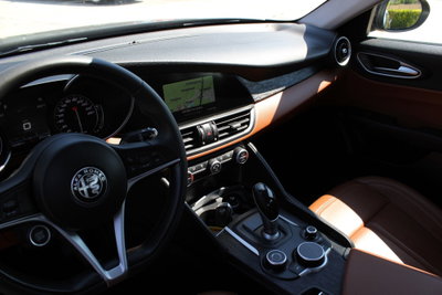 Alfa Romeo Giulia 2.2 Turbodiesel 136 CV AT8 Business (14)